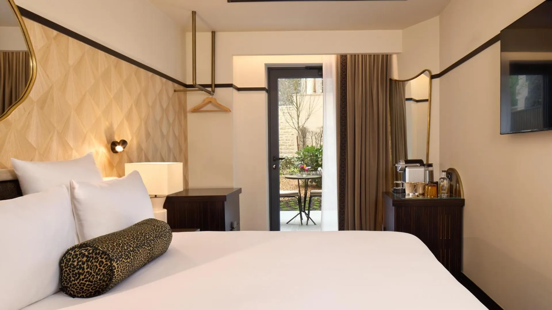 **** Hotel Maison Cassandre Paris France